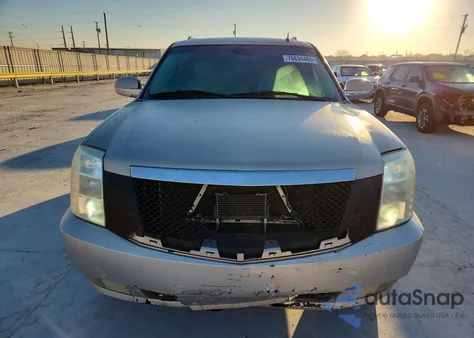 2007 Cadillac Escalade Esv z USA, uszkodzony, nr VIN 1GYFK66847R285175